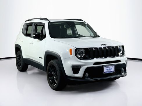 Used 2023 Jeep Renegade Altitude w/ Sun/Sound Group AWD/4WD image 3