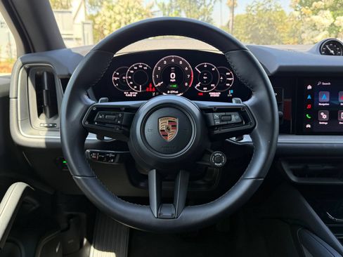 Certified 2026 Porsche Cayenne E-Hybrid AWD/4WD image 15