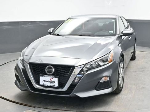 Used 2020 Nissan Altima 2.5 S FWD image 2