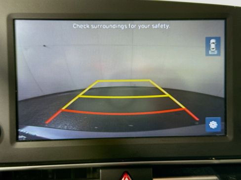 Used 2023 Hyundai Elantra SEL w/ Preferred Accessory Package image 19