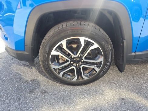 Certified 2022 Jeep Compass Limited AWD/4WD image 9