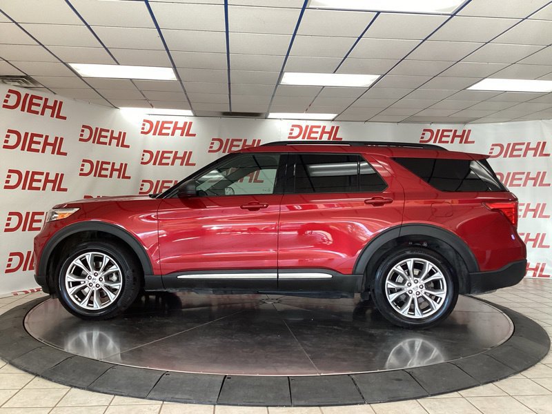 Used 2020 Ford Explorer XLT w/ Equipment Group 202A AWD/4WD image 4