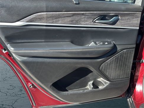 Used 2023 Jeep Grand Cherokee L Limited w/ Luxury Tech Group II image 16