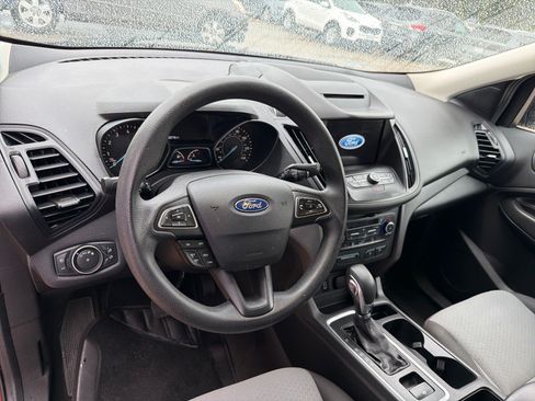 Used 2018 Ford Escape SE w/ SE Sync 3 Package AWD/4WD image 13
