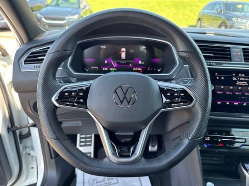 Certified 2023 Volkswagen Tiguan SE R-Line FWD image 15
