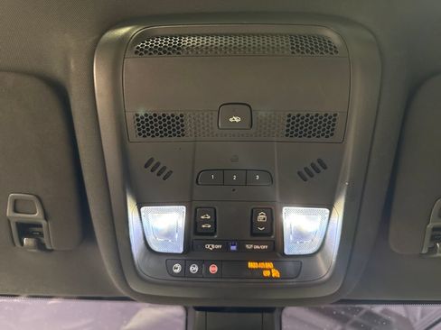 Used 2020 Cadillac XT6 Sport AWD/4WD image 24