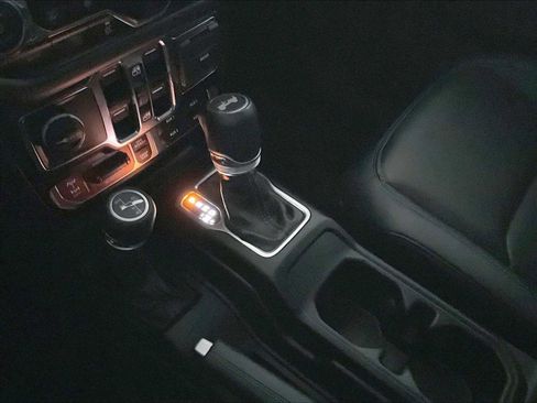 Used 2024 Jeep Wrangler Unlimited Rubicon 4xe image 20