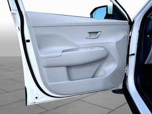 Used 2024 Hyundai Kona SEL w/ Convenience Package FWD image 21