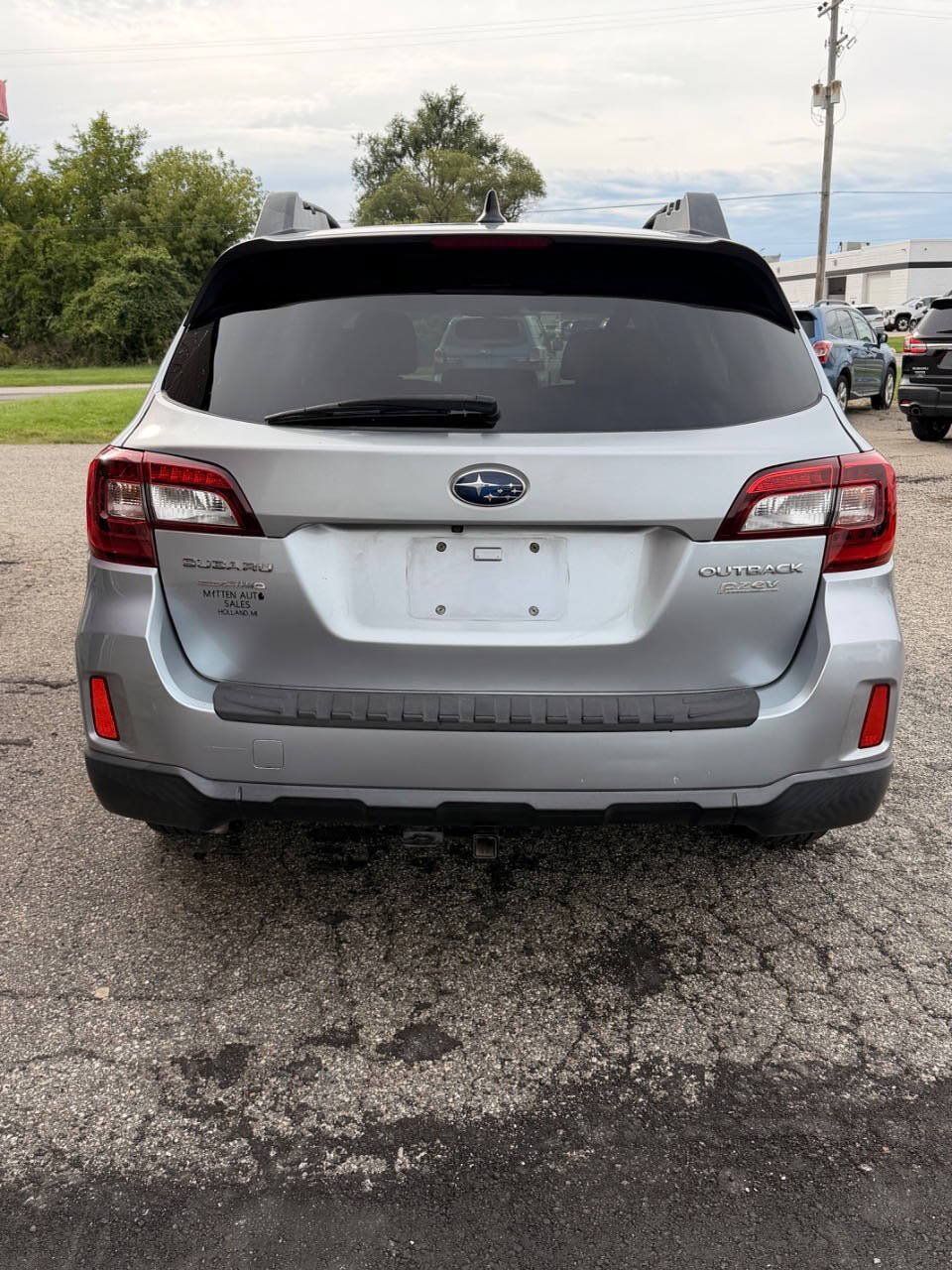Used 2017 Subaru Outback 2.5i Premium AWD/4WD image 5