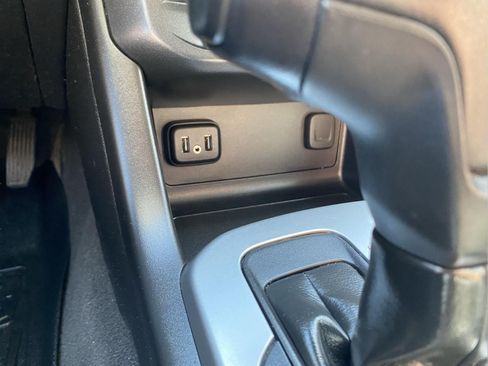 Used 2019 Chevrolet Colorado LT w/ LT Convenience Package AWD/4WD image 18