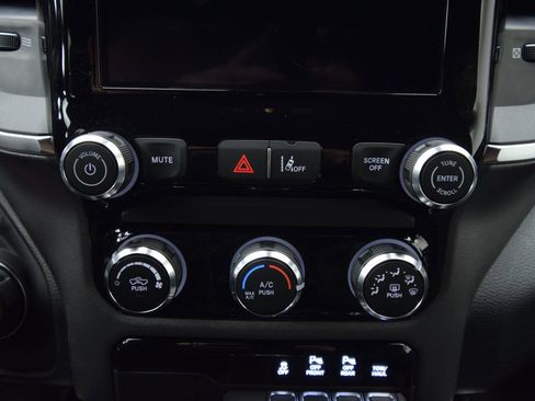 New 2026 RAM 1500 4x4 Crew Cab image 21
