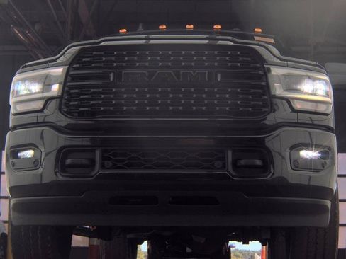 Used 2022 RAM 2500 Big Horn w/ Level C Equiment Group AWD/4WD image 3