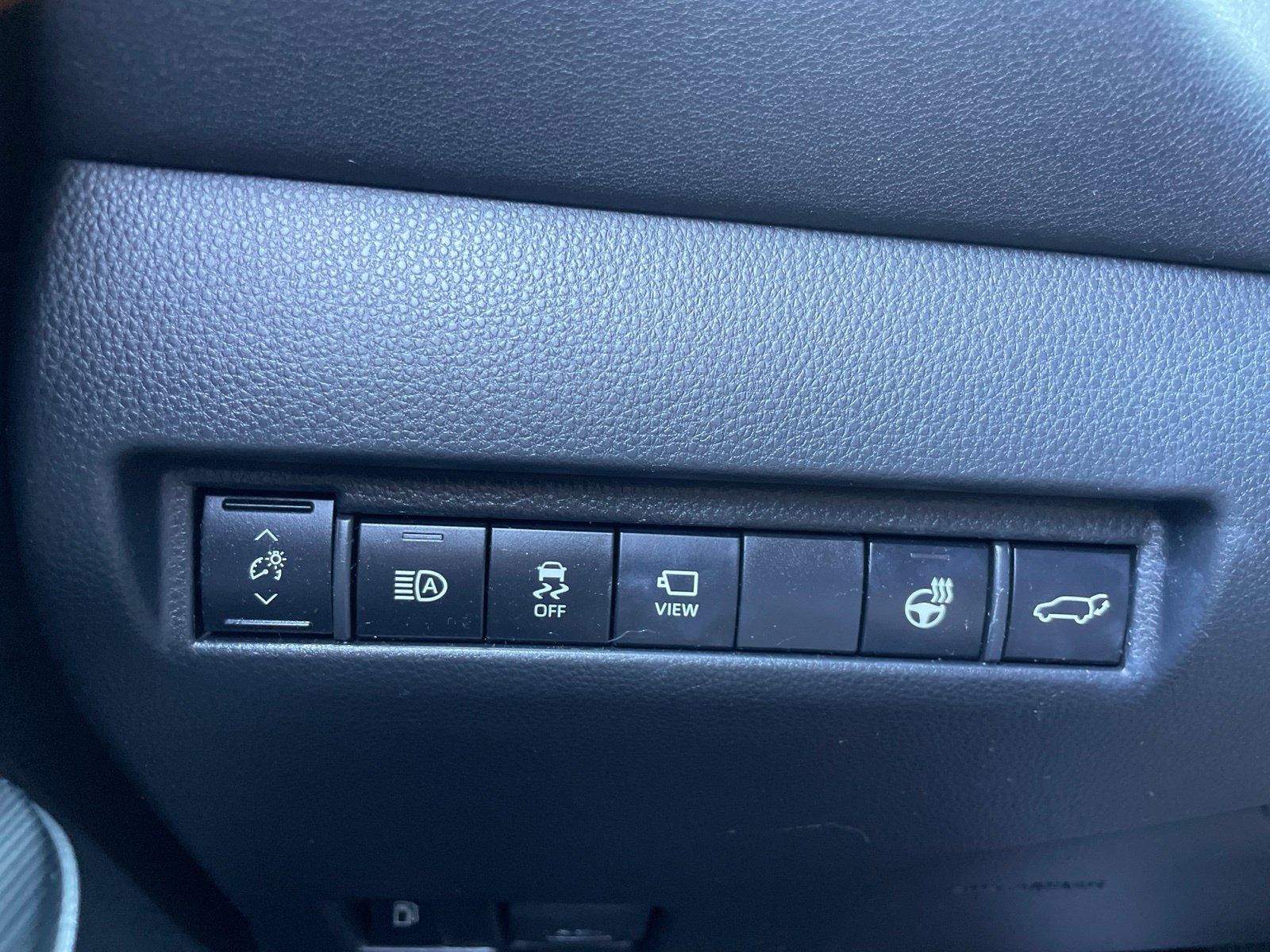 Used 2024 Toyota Venza AWD/4WD image 23