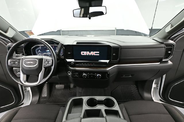 Used 2024 GMC Sierra 2500 SLE AWD/4WD image 18