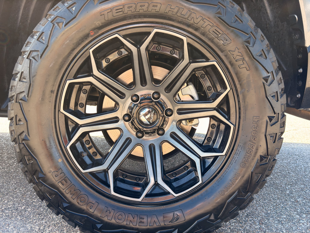 Used 2025 Toyota Tundra Limited AWD/4WD image 11