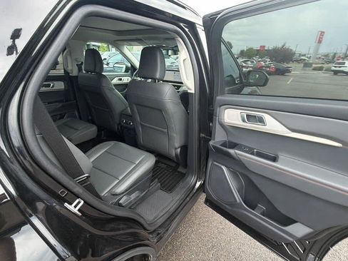 Used 2025 Ford Explorer Active w/ Active Comfort Package AWD/4WD image 26