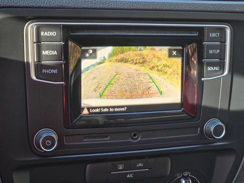 Used 2017 Volkswagen Jetta S image 30