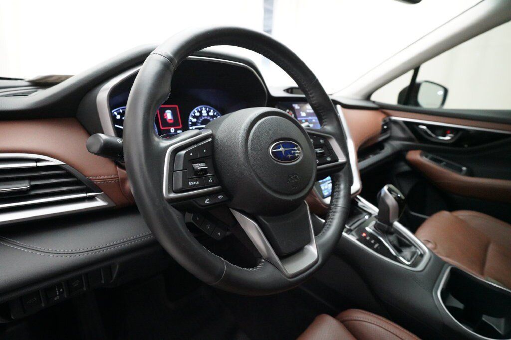 Used 2020 Subaru Outback Touring AWD/4WD image 8