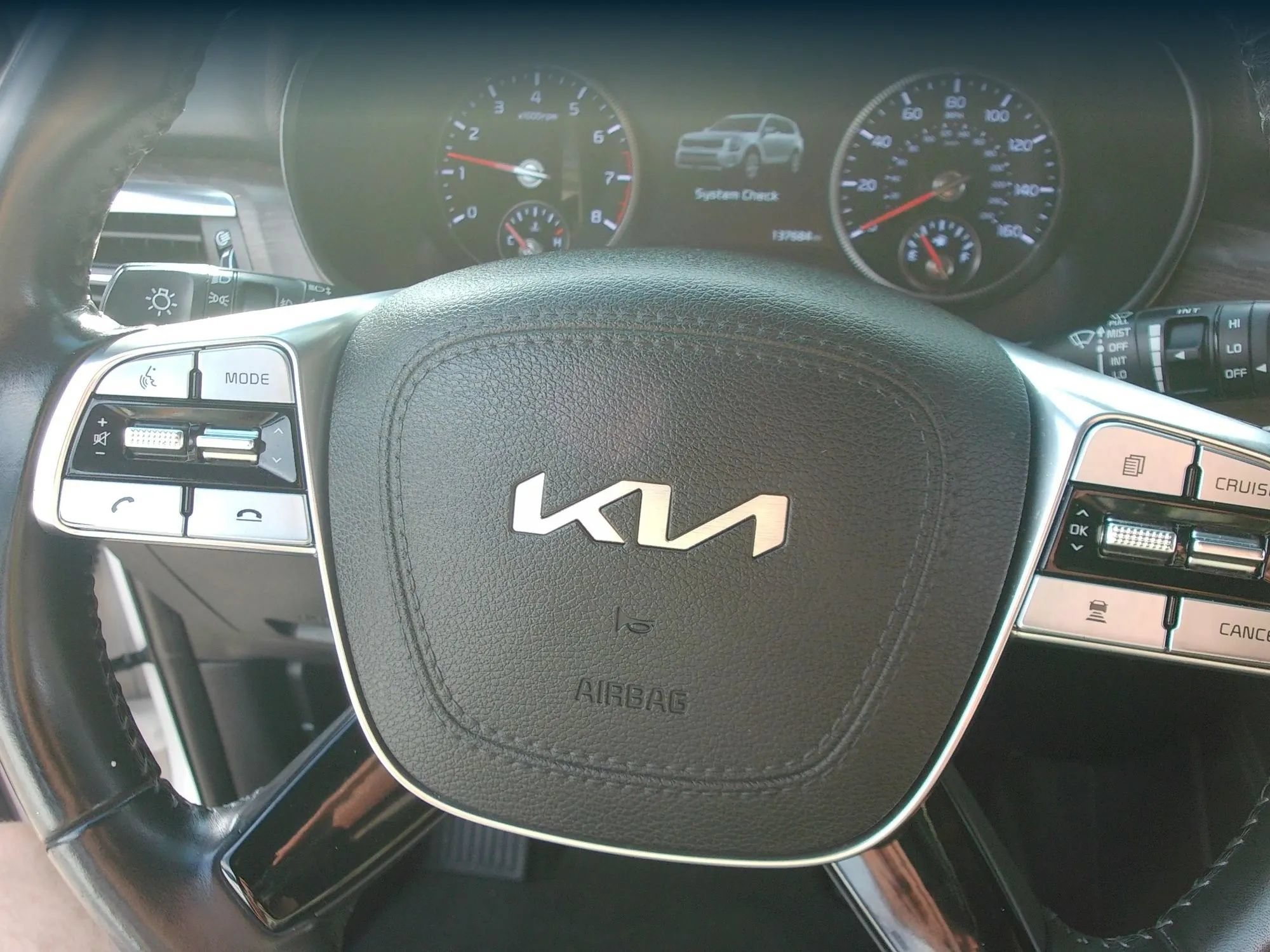Used 2022 Kia Telluride SX w/ Towing Package FWD image 15