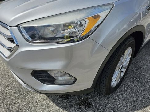 Used 2019 Ford Escape SE image 12