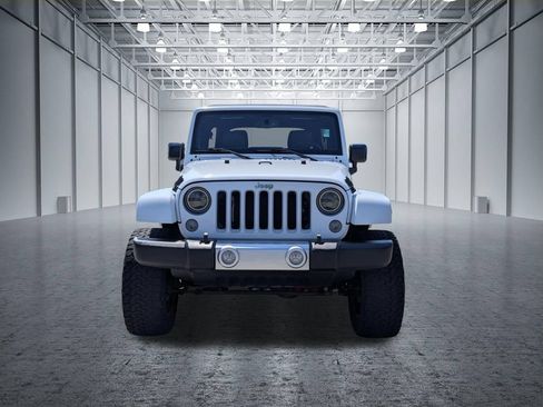 Used 2017 Jeep Wrangler Unlimited Sahara w/ Dual Top Group AWD/4WD image 2