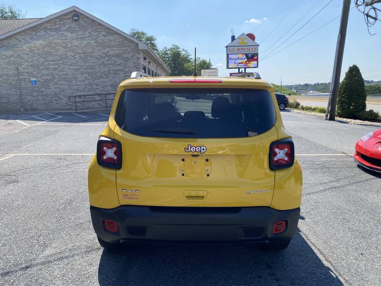 Used 2019 Jeep Renegade Sport w/ Sport Appearance Group AWD/4WD image 6
