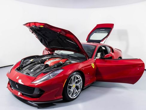 Certified 2018 Ferrari 812 Superfast image 33