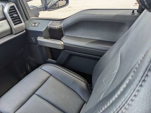Used 2022 Ford F250 Lariat w/ Black Appearance Package AWD/4WD image 17