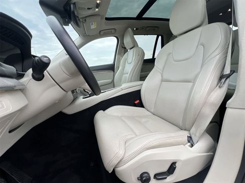 Used 2022 Volvo XC90 T6 Inscription w/ Advanced Package image 17