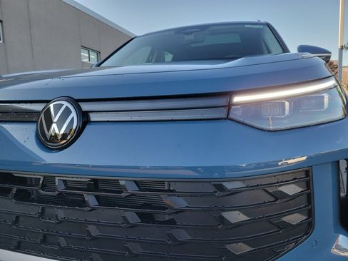 New 2026 Volkswagen Tiguan SE AWD/4WD image 26