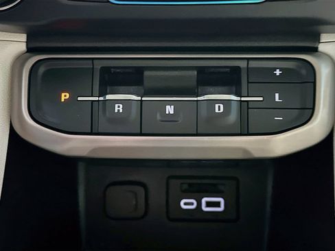Used 2021 GMC Acadia Denali w/ Denali Technology Package FWD image 16