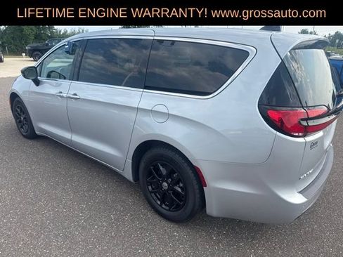 Certified 2024 Chrysler Pacifica Touring-L FWD image 31