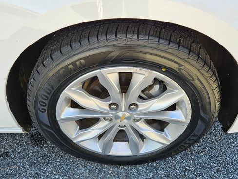 Used 2024 Chevrolet Malibu LT image 16