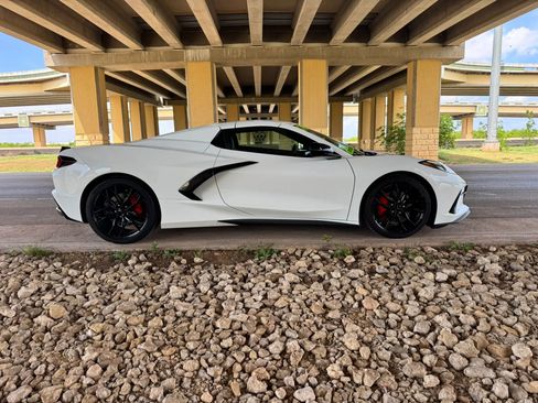 Used 2024 Chevrolet Corvette Stingray Preferred Conv w/ 2LT RWD image 2
