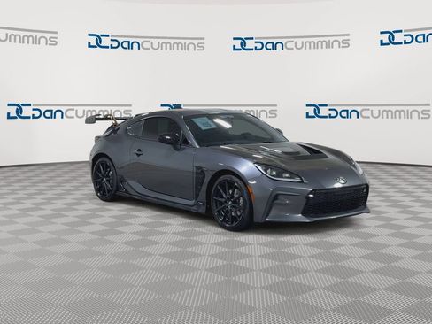 Used 2023 Toyota GR86 Premium w/ ALL Weather Mat Package (TMS) RWD image 2