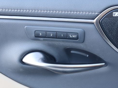 Used 2020 Lexus ES 300h w/ Premium Package FWD image 14