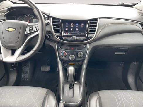 Used 2020 Chevrolet Trax LT w/ Driver Confidence Package FWD image 11