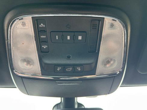 Used 2020 Jeep Grand Cherokee Altitude AWD/4WD image 32