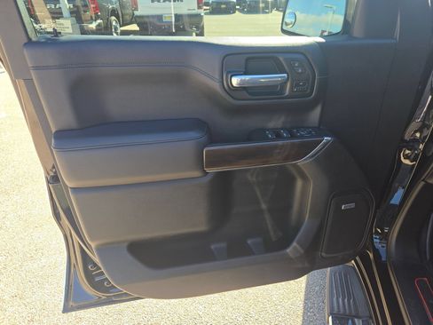Used 2020 GMC Sierra 1500 SLT RWD image 11