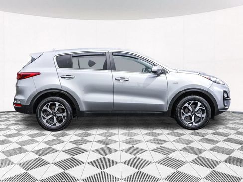 Used 2022 Kia Sportage LX AWD/4WD image 10