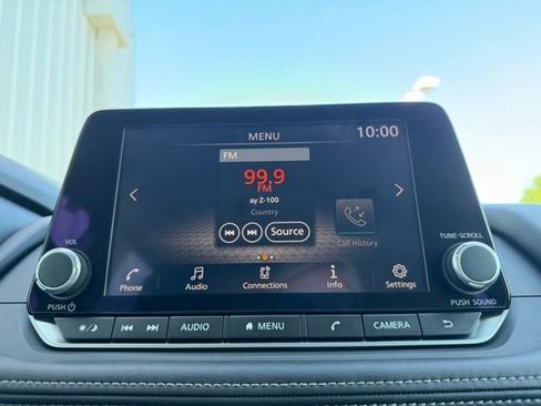 Certified 2025 Nissan Rogue S FWD image 19