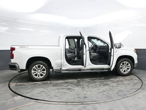 Used 2023 Chevrolet Silverado 1500 LTZ AWD/4WD image 46