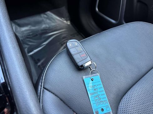 Used 2023 Jeep Compass Latitude image 25