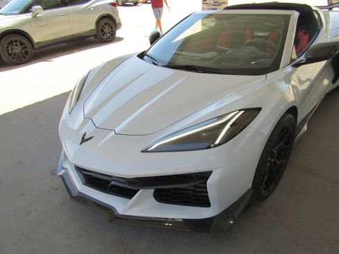 Used 2023 Chevrolet Corvette Z06 w/ Z07 Performance Package RWD image 52