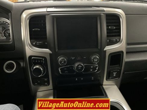 Used 2019 RAM 1500 Classic SLT w/ Luxury Group AWD/4WD image 20