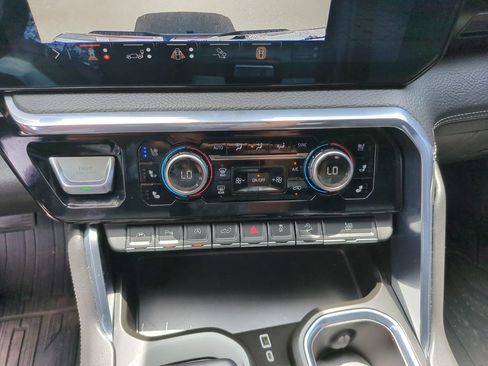 Used 2024 GMC Sierra 1500 Denali w/ Denali Reserve Package AWD/4WD image 29