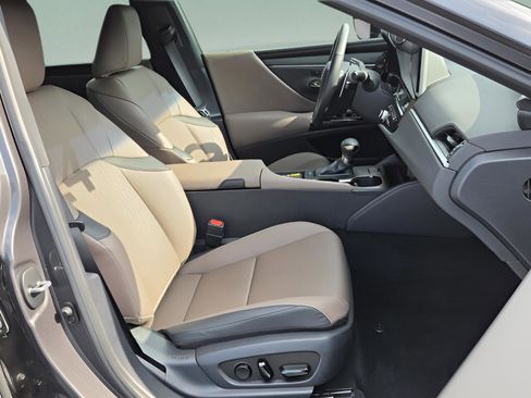 Certified 2024 Lexus ES 350 w/ Premium Package FWD image 21