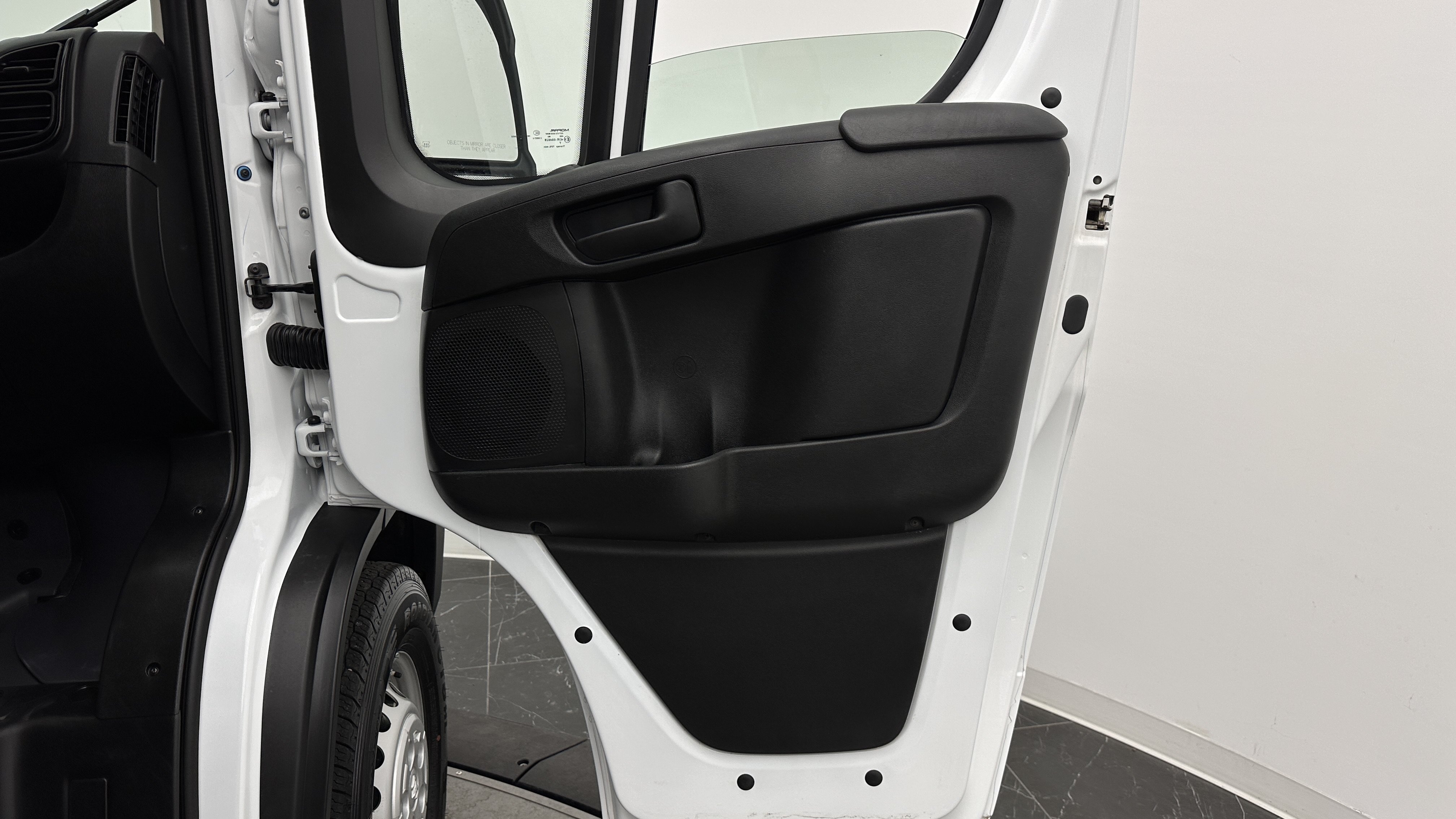 Used 2026 RAM ProMaster 2500 w/ Convenience Group FWD image 23