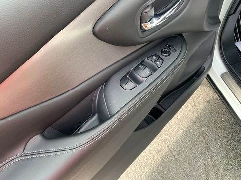 Used 2024 Nissan Murano SV w/ SV Midnight Edition Package FWD image 12