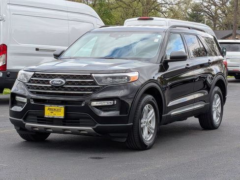 Used 2024 Ford Explorer XLT w/ Equipment Group 202A AWD/4WD image 3